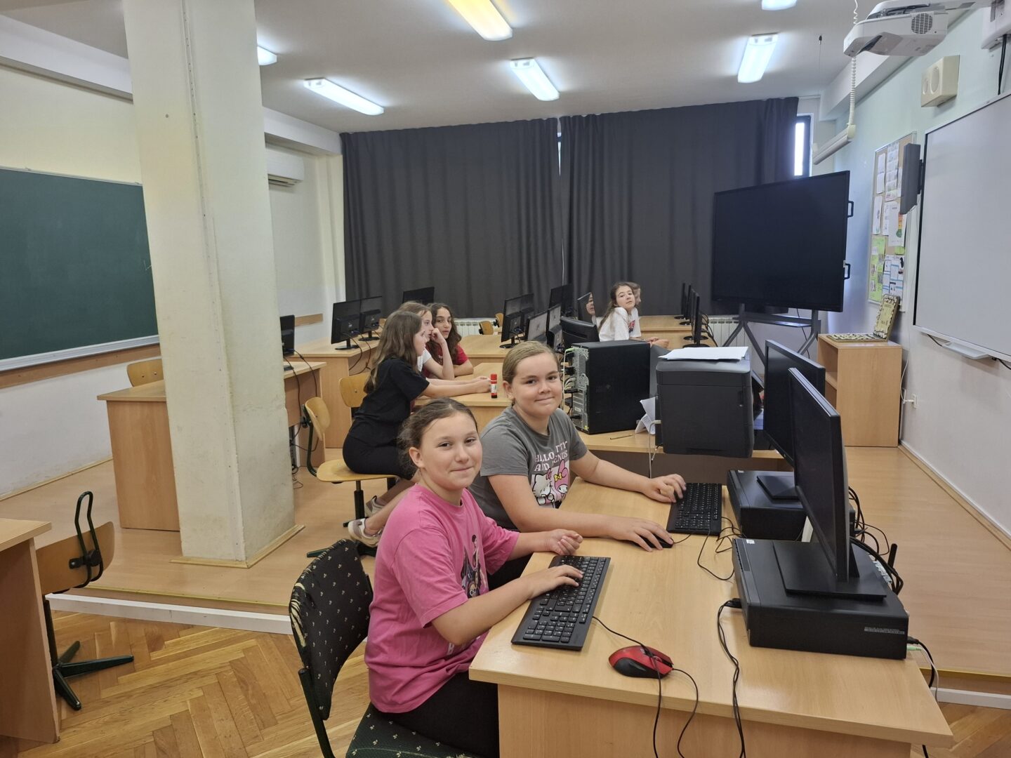 04 - Zara, Nikol (2)